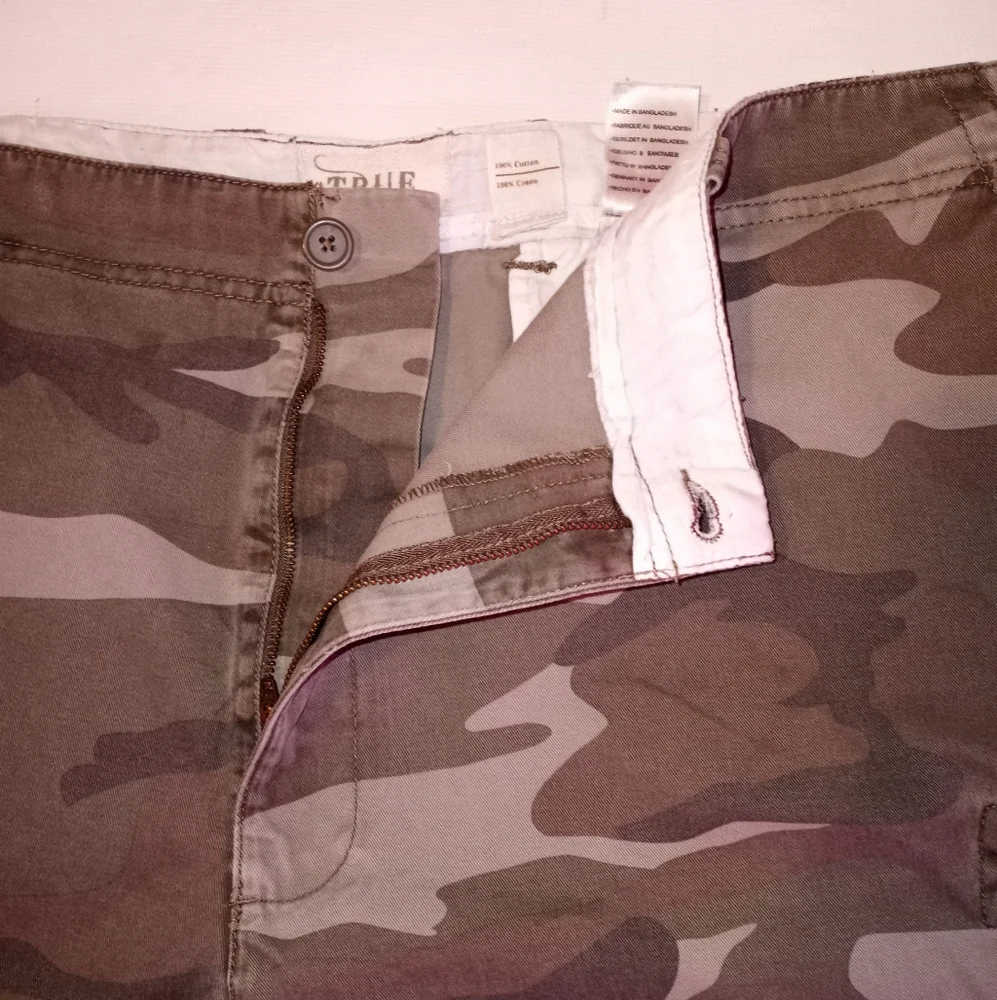 TRUE NATION Camouflage Cargo Shorts - Picture 5 of 7